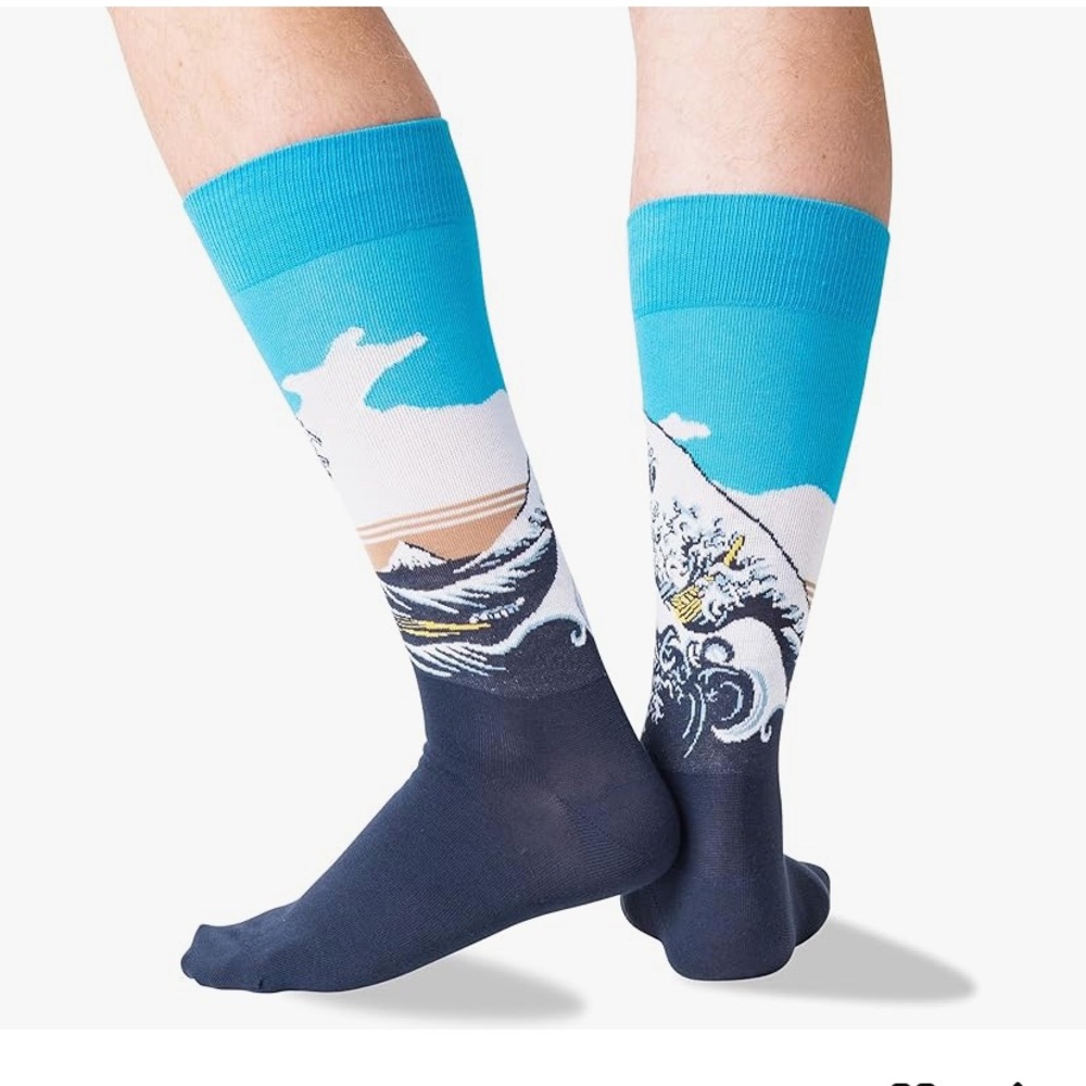 🌹NWT HOT SOX • MenS Famous Artist Series Great Waves Blue & White Crew Socks